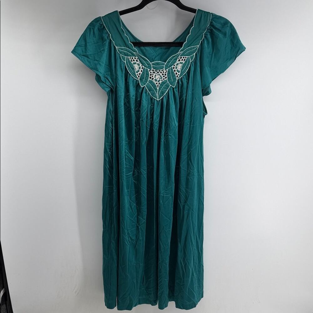Vintage Shadowline nylon embroidered flutter sleeve nightgown sz L